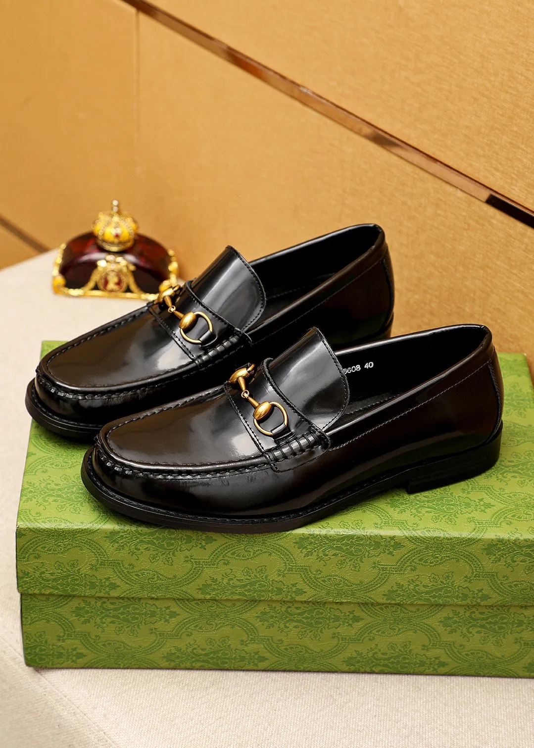 Men's shoes 💰460 💐 Product trademark: GUCCI "Gucci" casual leather shoes Regular size: 38-44 (45🉑️customized) Product materials: Selected imported first-layer open-edge beaded cowhide leather upper + luxury hardware buckle, imported water-dyed cowhide leather lining. Strong three-dimensional visual effect, original combination outsole Color: 3⃣️colors available